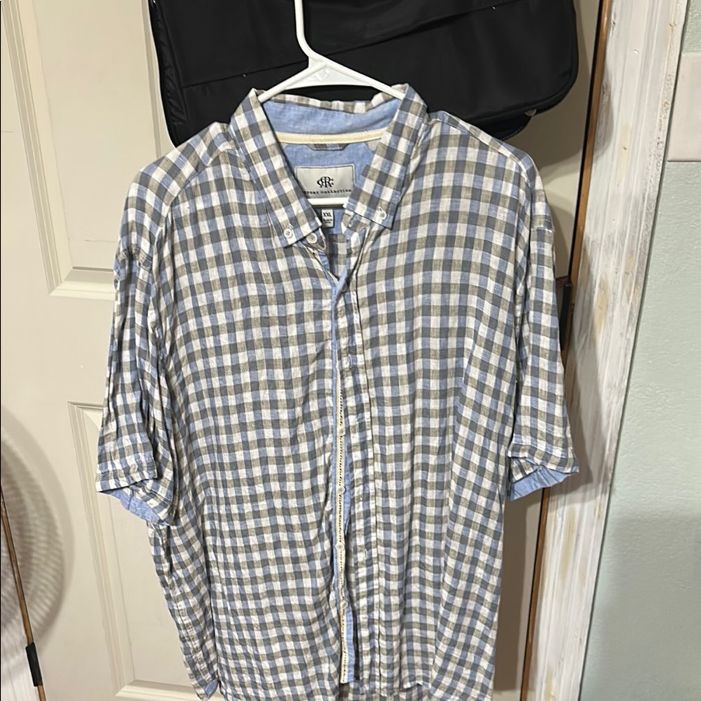 Men’s REPORT COLLECTION short sleeve button down shirt. 100% Linen. Size XXL.
